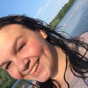 Meet your Posher, Olivia